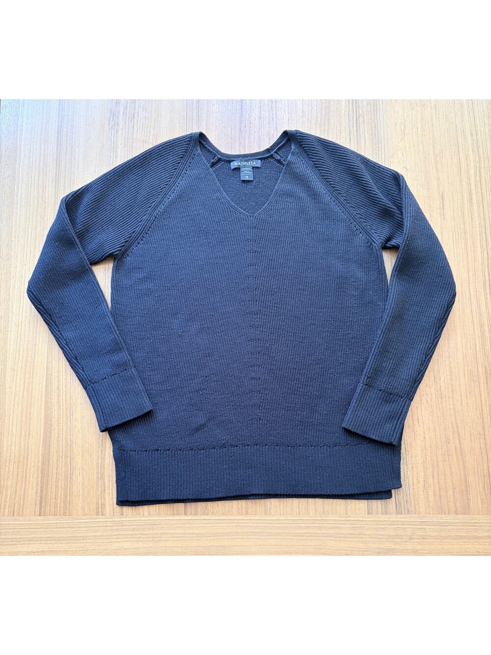 Athleta Hanover Refined V-Neck Sweater Womens XS Black Pullover Lightweight Knit